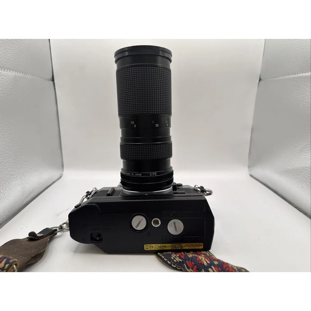 Canon AE-1 SLR 35mm Film Camera w/ Vivitar Lens FD 100-200mm 1:4 Close Focusing